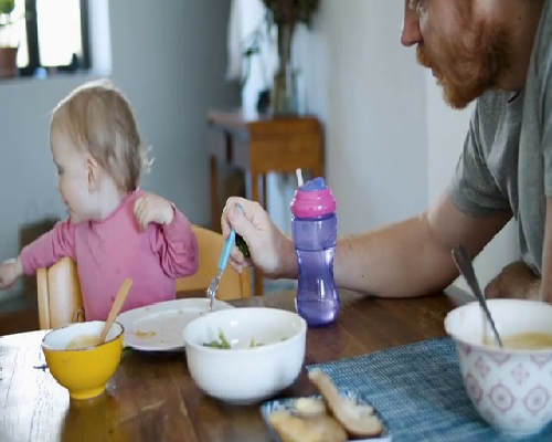 中国不孕症挑战加剧，高科技助孕与代怀选择兴起